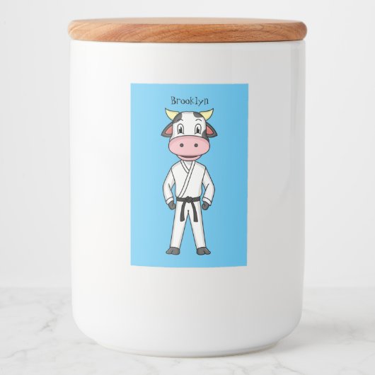Koe in kung fu suit cartoon voedselcontainer etiket (Voorkant)