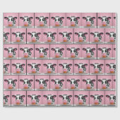 Koe met verjaardagscupcake op roze cadeaupapier (Vlak)