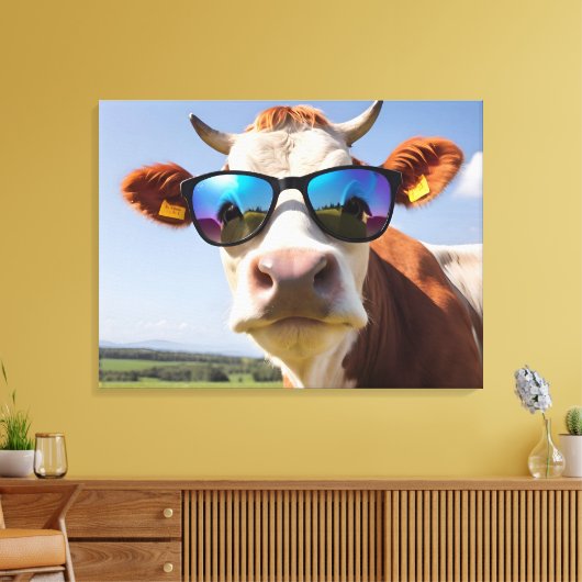 Koe met zonnebril canvas afdruk (Insitu (Woonkamer))