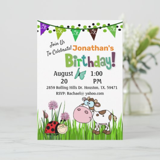 Koe neer op het Boerderij Verjaardag Kaart (Staand voorkant)