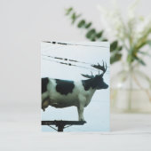 Koe op een telefoonpaal briefkaart (Staand voorkant)