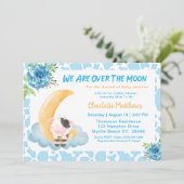 Koe over het Moon Blue Baby shower Invitati Kaart (Staand voorkant)