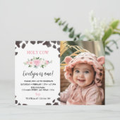 Koe Print Verjaardag Bloemen Foto Uitnodiging (Staand voorkant)