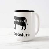 Koe thema pensionering uit paastijd tweekleurige koffiemok (Voorkant rechts)
