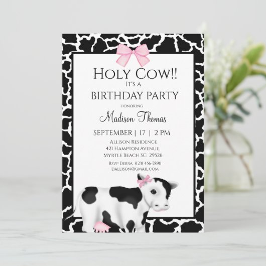 Koe van Cute Girls Afdrukdag Uitnodiging (Staand voorkant)