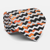 Koe, zwart en Oranje, Chevron Print Stropdas (Opgerold)