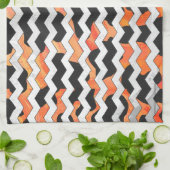 Koe, zwart en Oranje, Chevron Print Theedoek (Gevouwen)