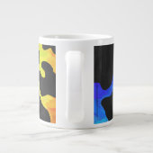 Koe zwart en regenboogschenken grote koffiekop (Achterkant)