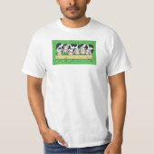 Koeien en katten op het veld van een landbouwer t-shirt (Voorkant)