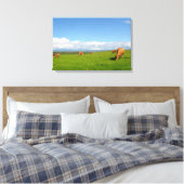 Koeien grazen in een weide in Ierland canvas print (Insitu (Slaapkamer))