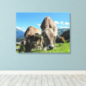 Koeien grazen in Oostenrijk Canvas Afdruk (Insitu (Houten vloer))