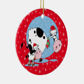 Koeien met kerstmis in het land met kerstmantels keramisch ornament (Rechts)