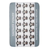 Koeien Shower Power: gebruik maken van het moo-men Badmat (Voorkant Verticaal)