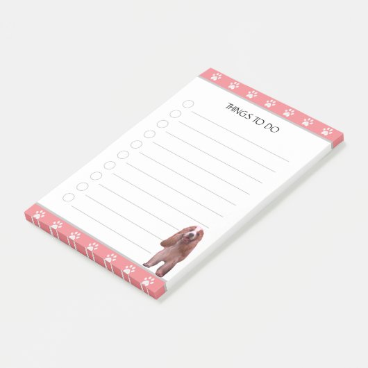 Koeiende spaniel met een patroonpatroon post-it® notes (Schuin)