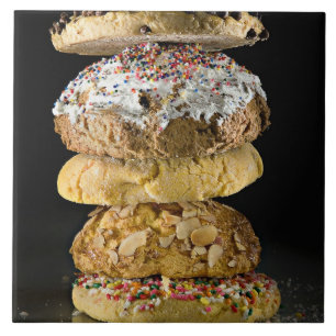 Koekjes in een stapel tegeltje