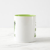 Koel als een komkommer! Leuke komkommer Cartoon Tweekleurige Koffiemok (Center)