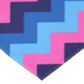 Koel Blauw Roze Chevron Patroon Groot Tafelkleed (Gekanteld)