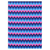Koel Blauw Roze Chevron Patroon Medium Tafelkleed (Voorkant)