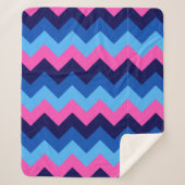 Koel Blauw Roze Chevrons Middelgrote Sherpa Deken (Voorkant)
