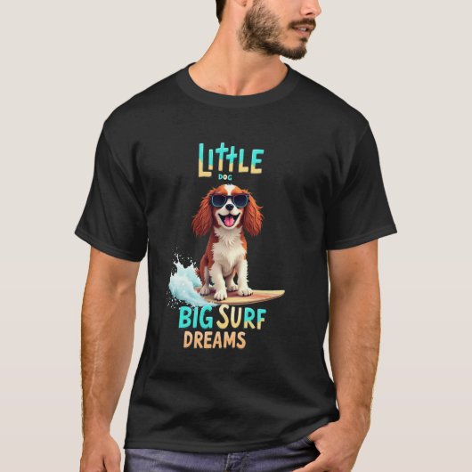 Koel Cavalier King Charles Spaniel Surfende Hond T-shirt (Voorkant)