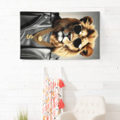 Koel dier met zonnebril en een leren jas spandoek (Insitu)