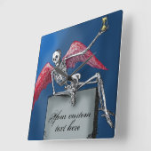 Koel gepersonaliseerd skelet op Tombstone Hallowee Vierkante Klok (Hoek)