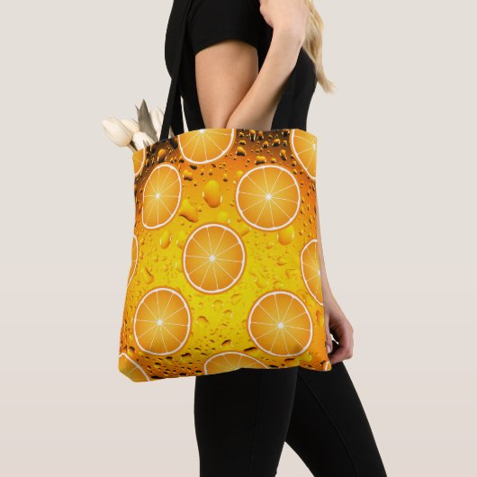 Koel Juicy Oranje plakken op waterdruppels Tote Bag (Dichtbij)