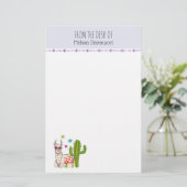 Koel lama in een zonnebril met een hoge zonnebril briefpapier (Staand voorkant)