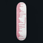 Koel met gloed roze met pit en glitter persoonlijk skateboard<br><div class="desc">Girly Cool Blush Pink Sparkle Dripping Glitter Skateboard met faux glitter drips en uw persoonlijke naam op een witte achtergrond. Eenvoudig aan te passen en perfect voor uw glitteresthesie. Neem contact met ons op via cedarandstring@gmail.com als u hulp nodig hebt bij het ontwerp.</div>