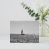 Koel moderne foto van zeilboot in de zomer briefkaart (Staand voorkant)