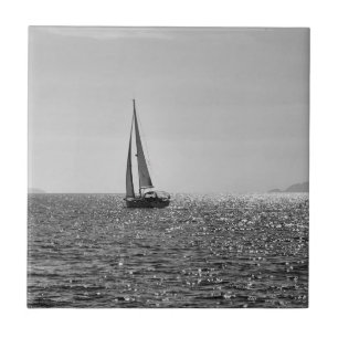 Koel moderne foto van zeilboot in de zomer tegeltje