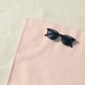 Koel monochroom blos roze trendy script monogram strandlaken (In situ)
