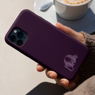 Koel monochroom paars modern schrift monogram iPhone 15 pro case