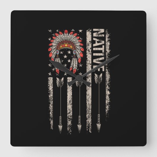 Koel Native American Feather Arrow Flag Headdress Vierkante Klok (Voorkant)