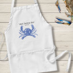 Koel  Nautical Blue Crab Aangepast strand Standaard Schort<br><div class="desc">Viel de zomer, de oceaan en het strand om met dit nautische blauwkrabontwerp. Een bijtende blauwe krab gegraveerde illustratie wordt geplaatst tegen een beige linnen-uitziende achtergrond. Voeg je aangepaste tekst toe - monogram, familienaam, strandhuisnaam, jaar dat is ingesteld, enz. - of verwijder de tekst als je wilt. Een perfect ontwerp...</div>