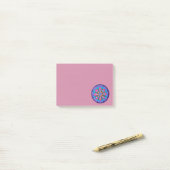 Koel paarse blauwe roze en groene mandala post-it® notes (Op bureau)