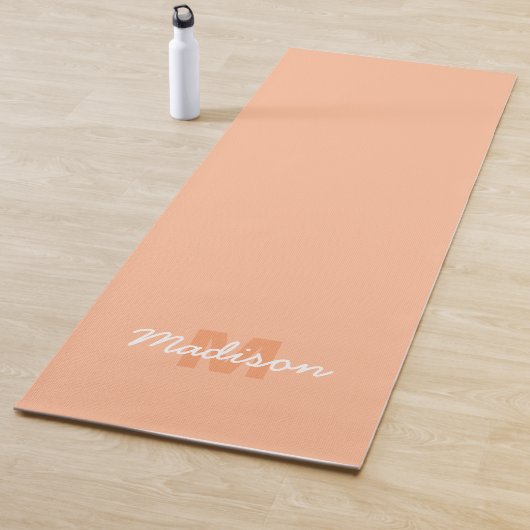 Koel pastelkleurig perzik kleur met aangepaste mon yogamat (In situ)