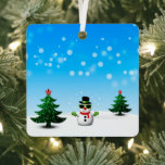Koel plezier Snowman Sparkly-kerstbomen blauw Metalen Ornament<br><div class="desc">Koel Snowman met Shades en Schattige Smirk op een sneeuwheuvel met kerstbomen en rode sterren. Mooie winterscène met blauwe lucht en sneeuwvlokken. Foto van rode en groene sparken,  niet echt glitter!</div>
