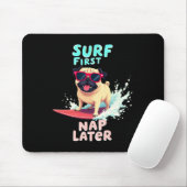 Koel pug surfende hond muismat (Met muis)