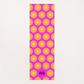 Koel Sappig Sinaasappel plakjes Monogram neon roze Yogamat (Voorkant)