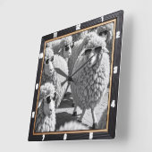 Koel schaap met zonnebril vierkante klok (Hoek)