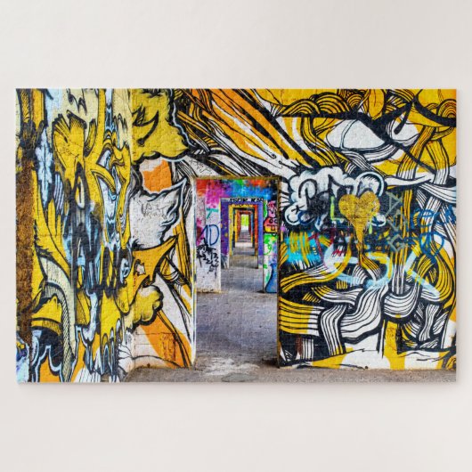 Koel stadsgraffiti in een verlaten gebouw. legpuzzel (Horizontaal)