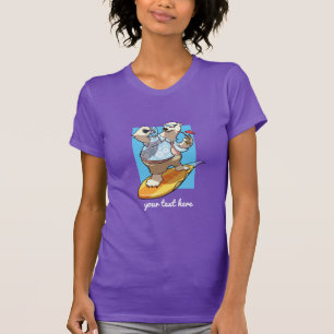 Koel surfende ijsbeer met cocktail cartoon t-shirt