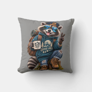 Koel Wasbeer Wandelaar Goede Vibes Avontuur Throw Kussen