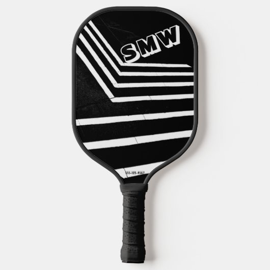 Koel zwart, witte lijnen, aangepast monogram pickleball paddle (Achterkant)