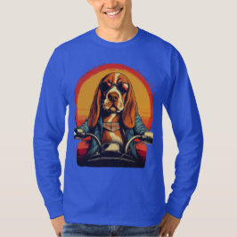 Koele basset hound biker in de zonsondergang t-shirt