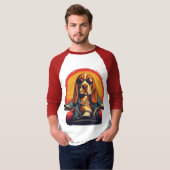 Koele basset hound biker in de zonsondergang t-shirt (Voorkant volledig)