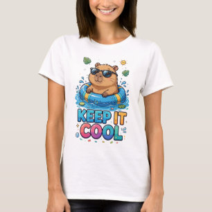 Koele bever in zwembad met bril t-shirt