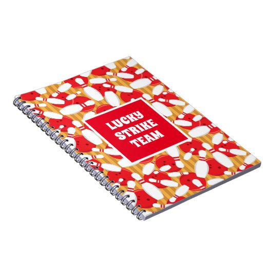 Koele bowlingballen en pins Strikes League Team Notitieboek (Rechterzijde)