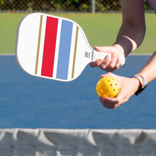 Koele brede heldere rode lichtblauwe race strepen pickleball paddle (Insitu)
